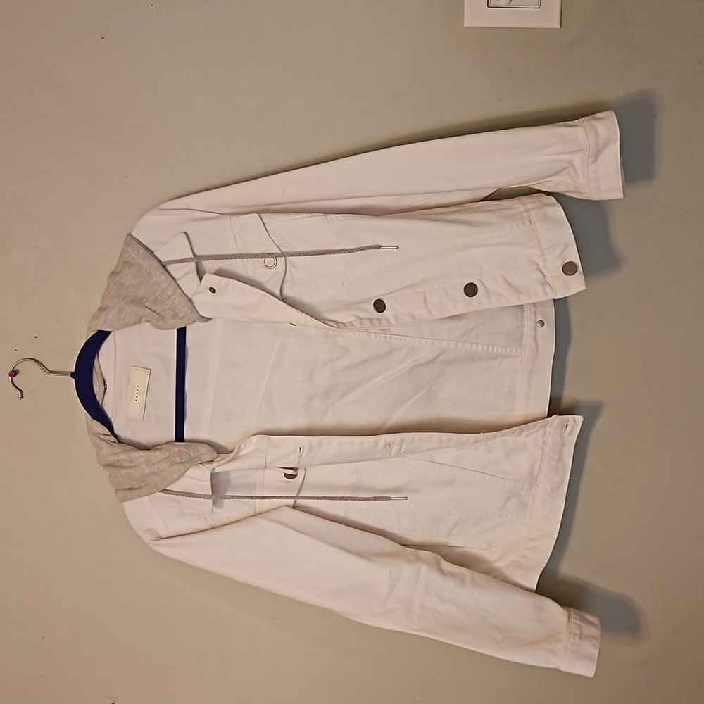 White Jean jacket with attached gray hoodie 😍
